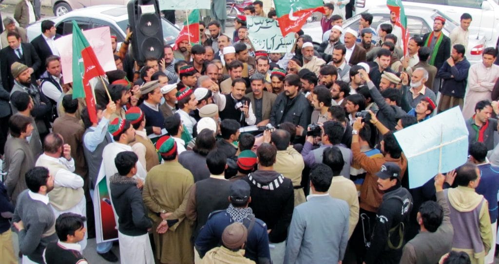 PTI wokers prtotest against N league