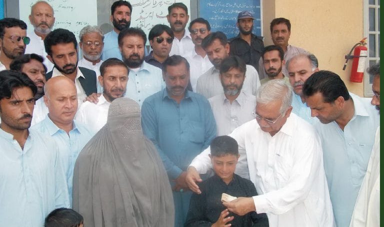 Engineer Umar farooq give a sum of rupees 20 lacs to widdow of comedian Selai