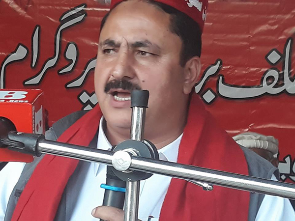 نیا پاکستان بنانے والے ایک بھی منصوبہ مکمل کرنے میں ناکام ہیں، وقار خان
