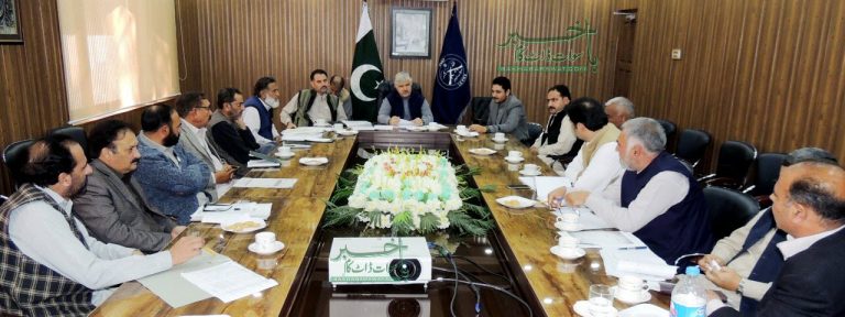 ڈی سی سوات آفس میں محمود خان کی زیر صدارت ایک اہم اجلاس