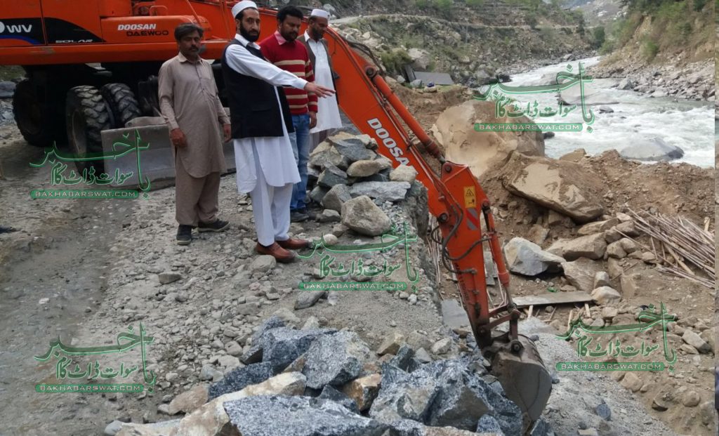 کالام روڈ  پشتوں میں ناقص میٹریل کا استعمال  تحصیل ناظم سیخ پا