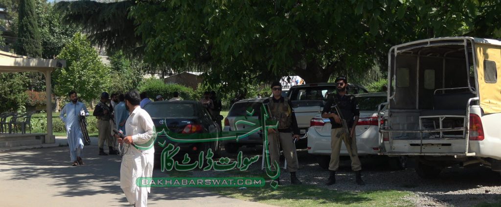 نگران وزیر اعظم کے گھر پر سیکورٹی کی غرض سے پولیس اہلکار تعینات
