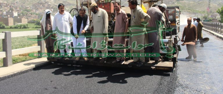 فضل حکیم کا توسیع شدہ قمبر بائی پاس روڈ پر تعمیراتی کام کا معائنہ کیا