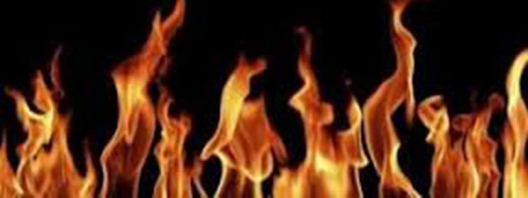آدھی رات کو کیبن نامعلوم افراد کے ہاتھوں نذرِ آتش
