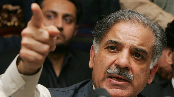 وزیرِ اعظم پاکستان نے اپنی تنخواہ کڈنی ہسپتال سوات کو عطیہ کردی