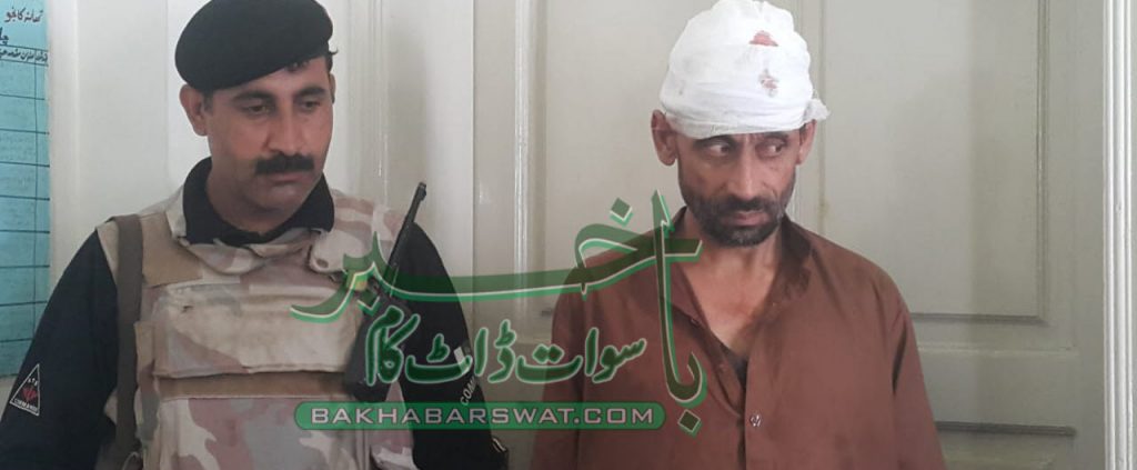 چور تشدد کا نشانہ بننے کے بعد پولیس کے حوالہ