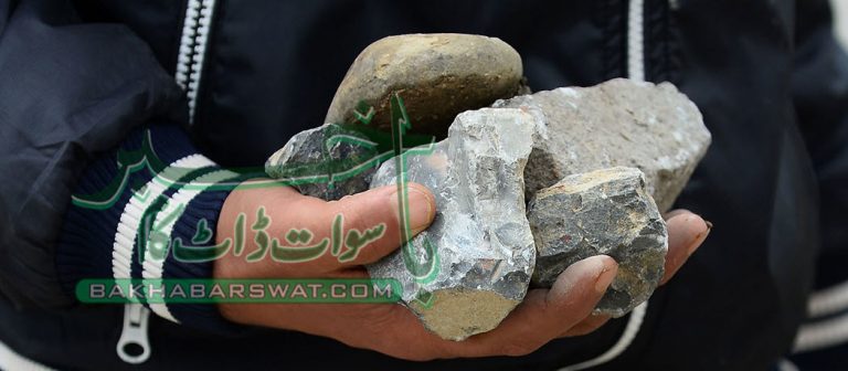 کوز شور میں چشمے سے پانی لانے والی لڑکی پتھر لگنے سے زخمی