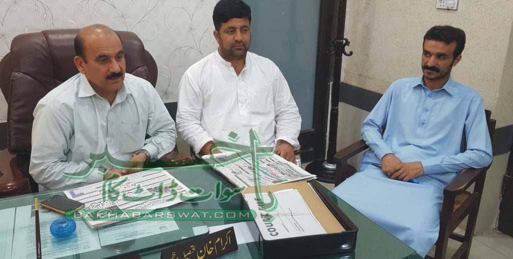 حلال فوڈاتھارٹی، ٹی ایم اے کے کام میں مداخلت سے باز آئے، اکرام خان