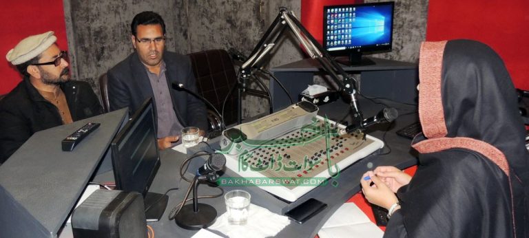 غیر تربیت یافتہ صحافی قوم کو لے ڈوبیں گے، نیاز احمد خان