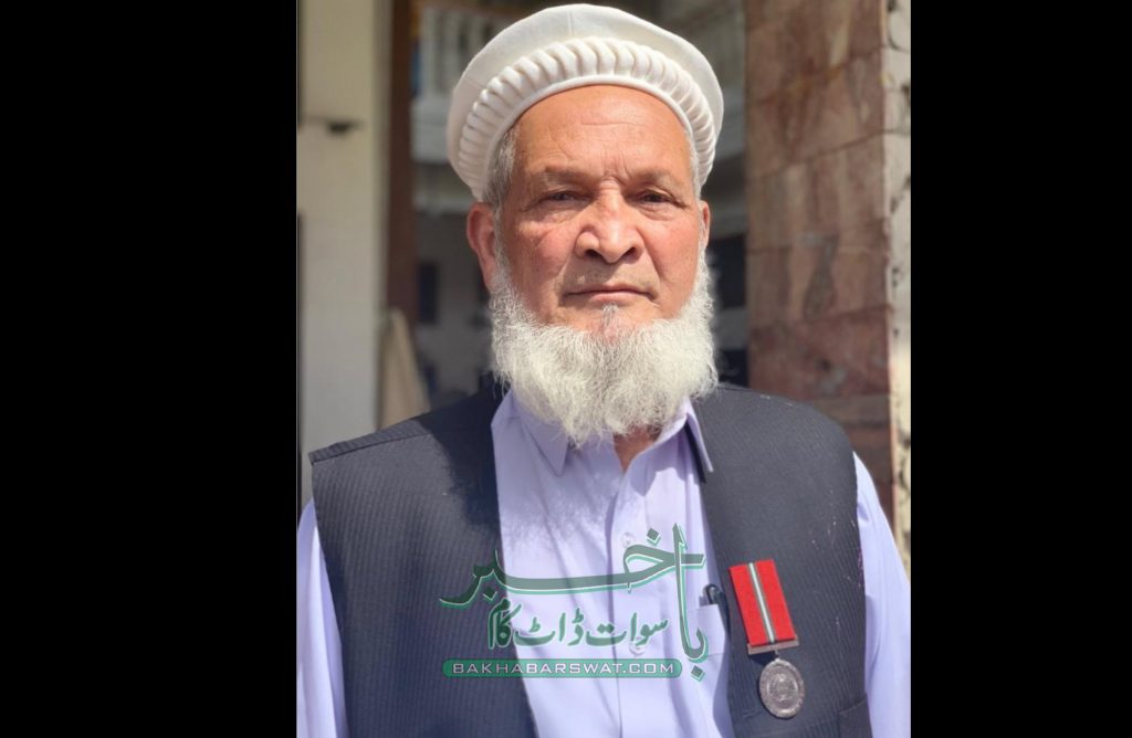 الحاج زاہد خان تمغائے شجاعت حاصل کرنے کے بعد سوات پہنچ گئے