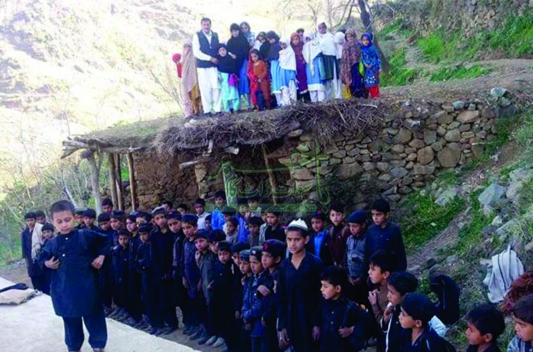 تبدیلی تیرے رنگ ہزار، جی پی ایس چونگی کے طلبہ و طالبات کھلے آسمان تلے پڑھنے پر مجبور 