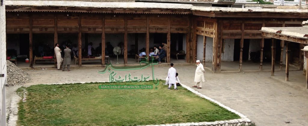 سوات میں موجود 150 سالہ پرانا ”شموزئی حجرہ“