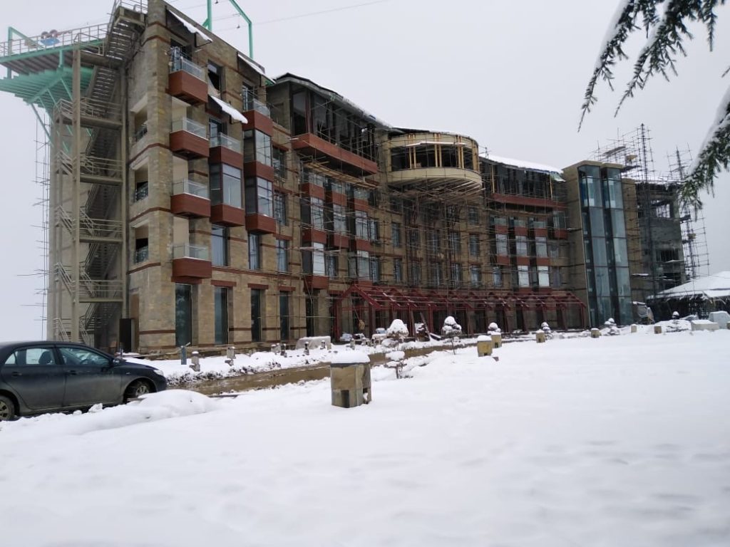 ملم جبہ، مارچ کے آخری ایام میں برف باری کا سلسلہ جاری