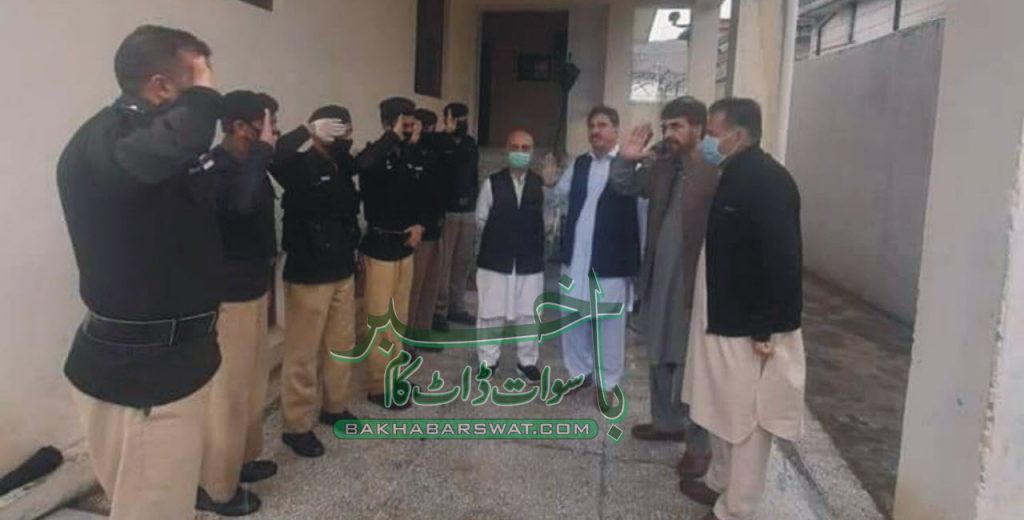 سوات، ڈاکٹر عبدالواسع کے ساتھ بدتمیزی کرنے والے پولیس اہلکار معطل