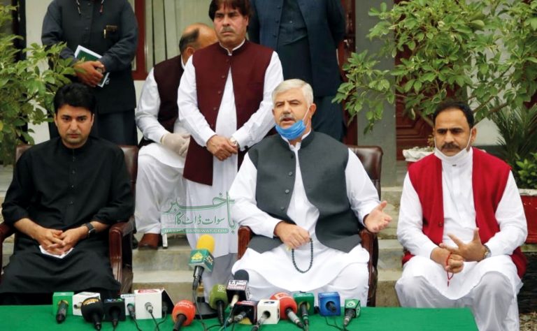 کرونا اور لاک ڈاؤن سے متاثرہ افراد کو 13 ارب کا پیکیج دے چکے، وزیر اعلیٰ محمود خان