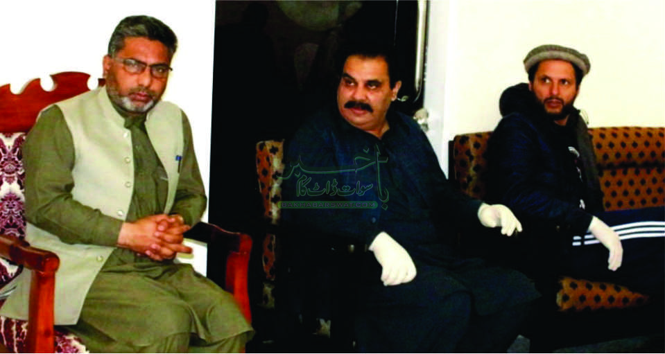 شاہد آفریدی کا سوات کا مختصر دورہ، مستحق افراد میں فوڈ پیکیجز تقسیم