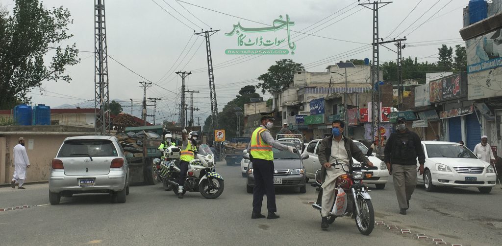 ہتھ ریڑھیوں کو اجازت کے بعد مینگورہ شہر میں رش دیکھنے میں آیا
