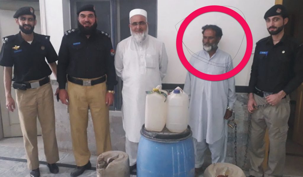 چارباغ پولیس کی کارروائی، عید کے لئے تیار کی جانے والی شراب پکڑی گئی