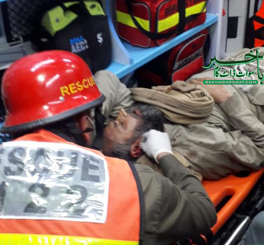 لابٹ، فلائنگ کوچ کھائی میں گرنے سے خاتون سمیت3 افراد زخمی