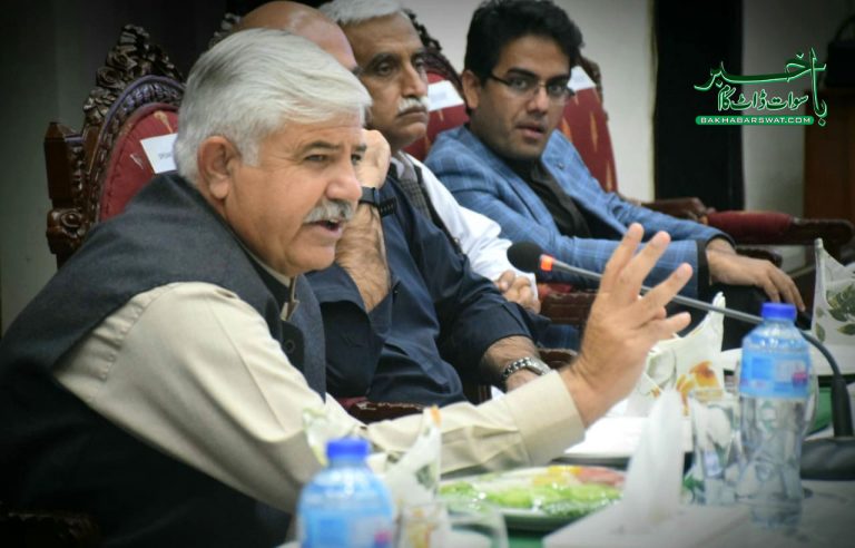 سابق وزیرِ اعلیٰ نے چار حلقوں سے کاغذاتِ نامزدگی جمع کرادیے
