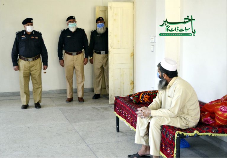 ڈی پی او سوات کا تھانہ شموزئی کا دورہ، بیمار اہلکاروں کی عیادت کی