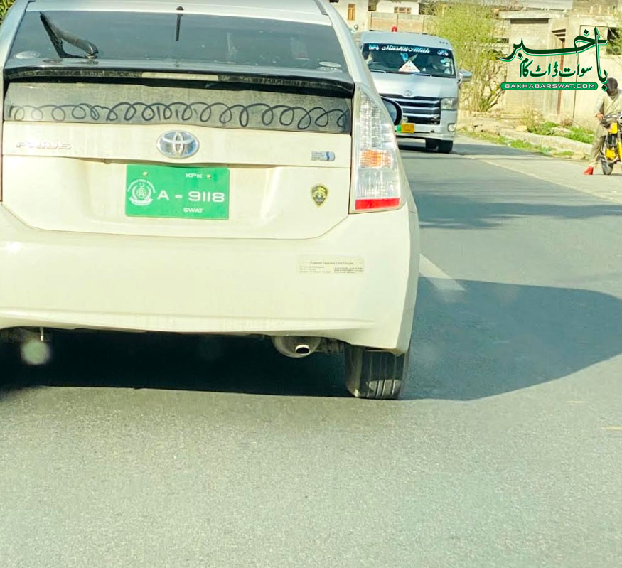 سوات، نان کسٹم پیڈ گاڑیاں جعلی نمبر پلیٹوں کے ساتھ سڑکوں پر دوڑنے لگیں