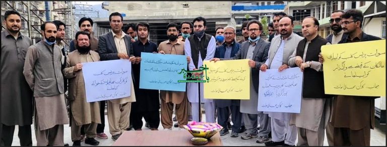 سوات پریس کلب سیل، کارکن صحافیوں کا خوشی کا اظہار، مٹھائیاں تقسیم