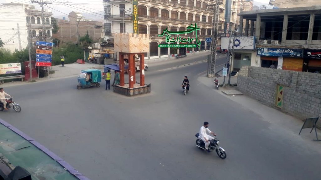 پہلے ہی روز اہلِ سوات نے لاک ڈاؤں کی دھجیاں اُڑادیں