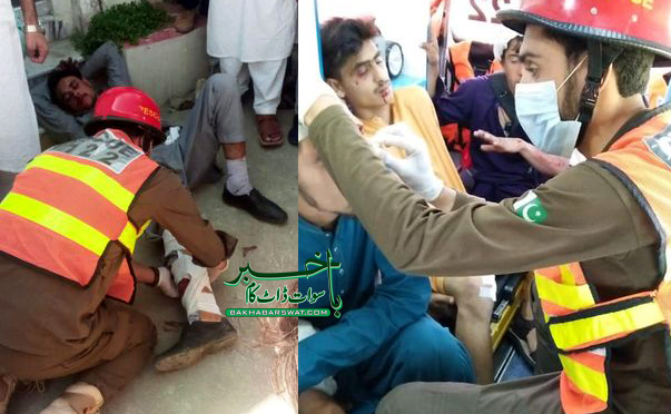 چارباغ، کار اور موٹر سائیکل کے درمیان تصادم، چار زخمی