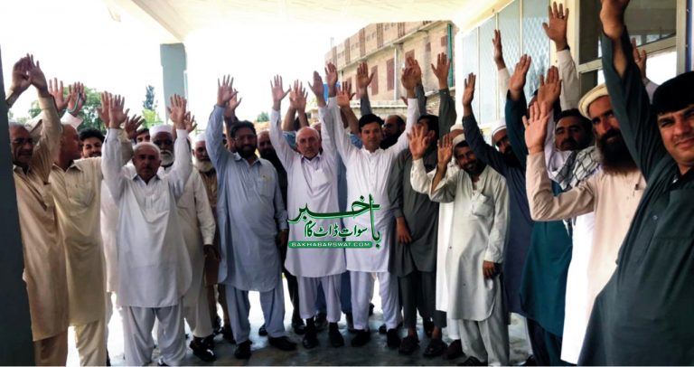 سوات کے ٹرانسپورٹروں کا اپنے مطالبات کے حق میں مظاہرہ