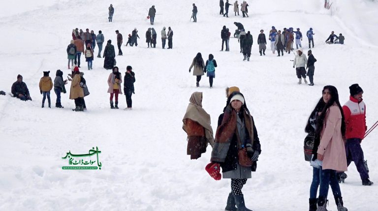 سانحہ مری کے بعد برف باری دیکھنے سیاحوں نے سوات کا رُخ کرلیا