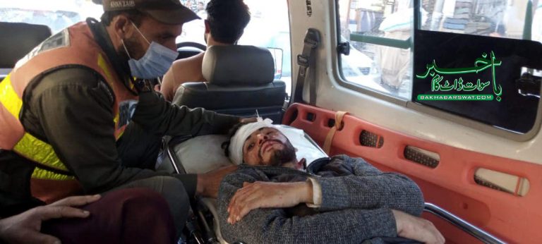مٹہ، دو موٹرکاروں میں تصادم، 6 افراد زخمی