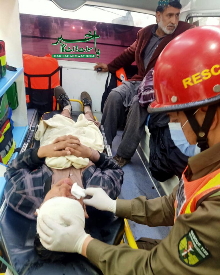 بحرین چم گھڑئی،دو موٹرکاروں کے درمیان تصادم، پانچ زخمی