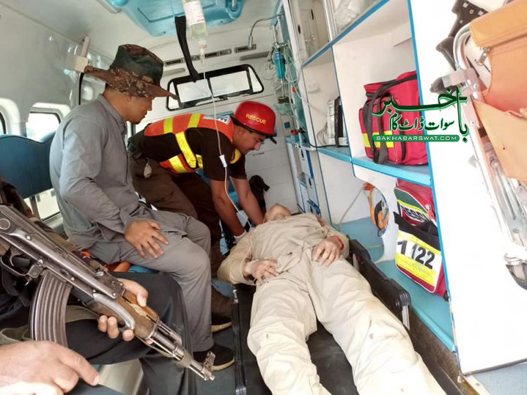 بریکوٹ، موٹر کار اور ڈاٹسن کے درمیان تصادم، سات افراد زخمی