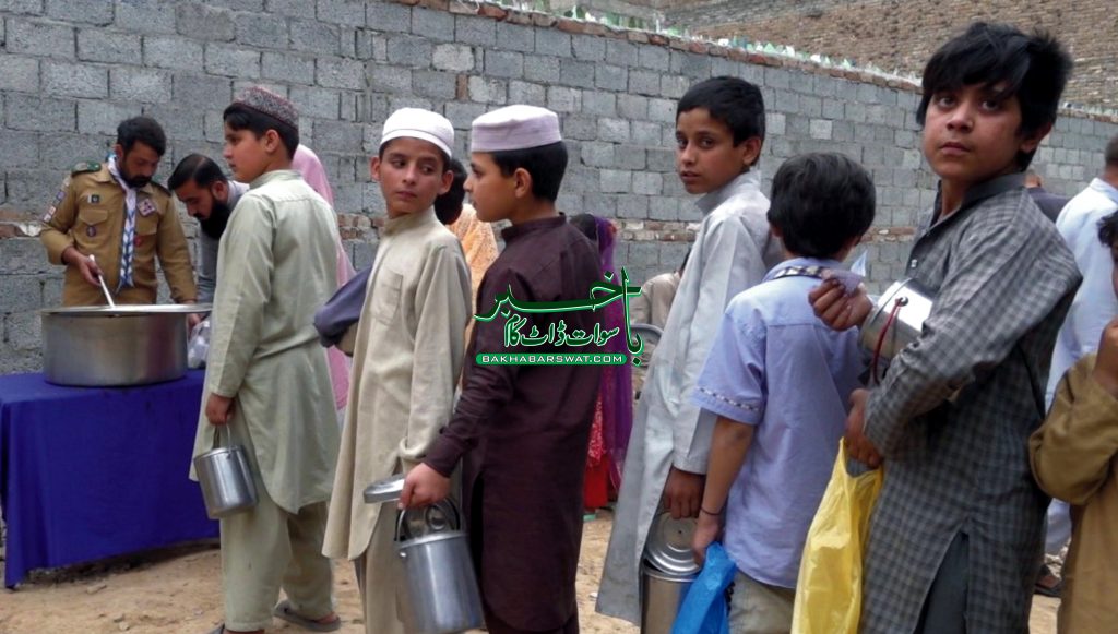 ماہِ صیام میں روزانہ ہزار سے زائد گھرانوں کو مفت اِفطار فراہم کرتے ہیں، سیاب خان