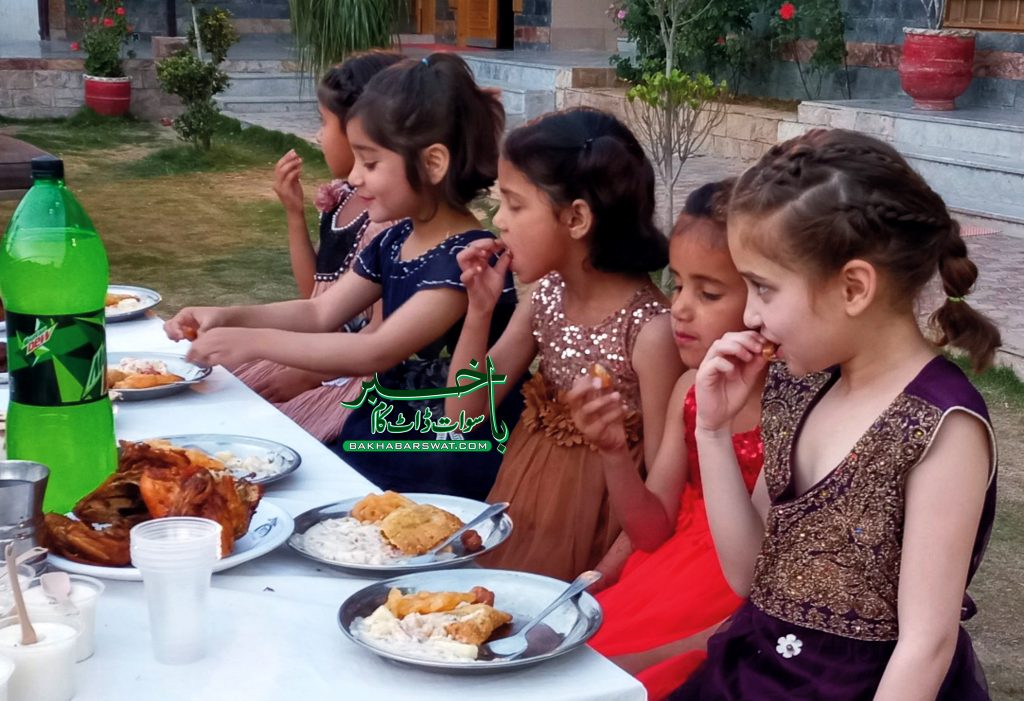 صوبے کے سب سے بڑے یتیم خانہ خپل کور میں افطار کا اہتمام