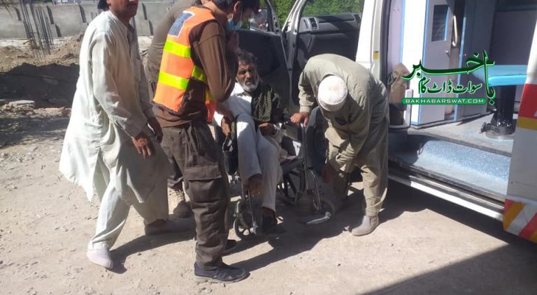 بریکوٹ ملکی دم، مسافر پک اَپ کو حادثہ،8افراد زخمی