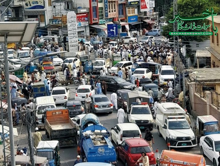 کبل،بجلی کی طویل لوڈ شیڈنگ کے خلاف اہلِ علاقہ کا مظاہرہ