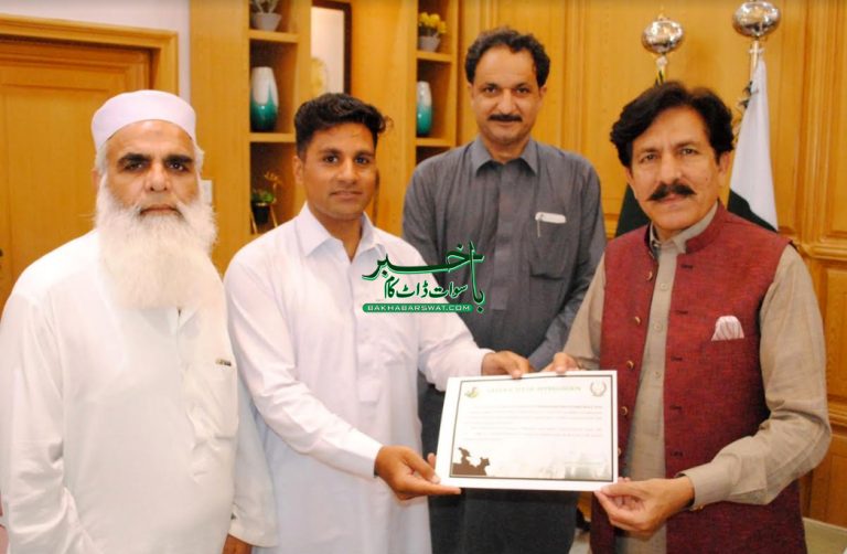 سوات، نوجوان کوہ پیماؤں کو کمشنر کی طرف سے توصیفی اسناد دی گئیں