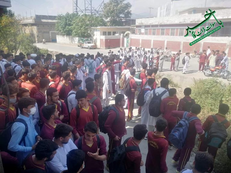 چار باغ الہ آباد،سکول وین پر نامعلوم افراد کی فائرنگ، ڈرائیور جاں بحق، دو بچے زخمی