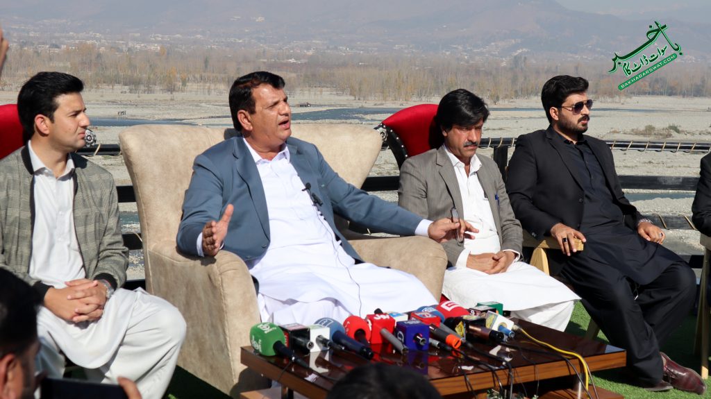 عمران خان انٹرنیشنل جھوٹا ہے، انجینئر امیر مقام