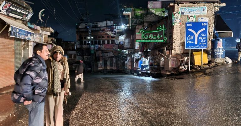 ڈی پی اُو سوات کا رات گئے مختلف علاقوں کا دورہ