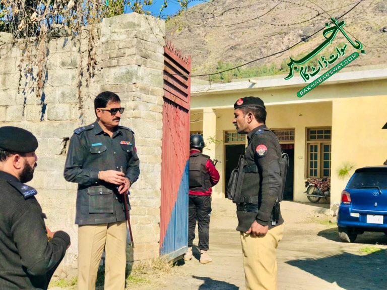 ڈی پی او سوات شفیع اللہ گنڈا پور کاڈَڈَھرہ چوکی کا اچانک دورہ