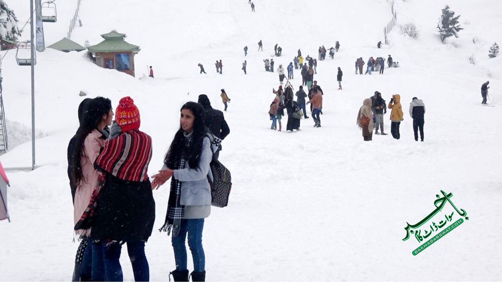 سوات،بارش و برف باری کا سلسلہ جاری، بالائی علاقوں کی سڑکیں بند