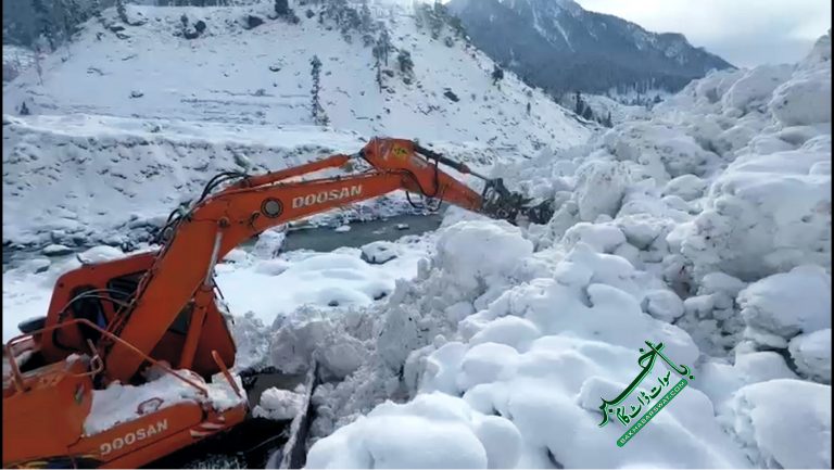 سوات، کالام کی بند سڑک پر موسم ٹھیک ہونے کے بعد کام کا آغاز