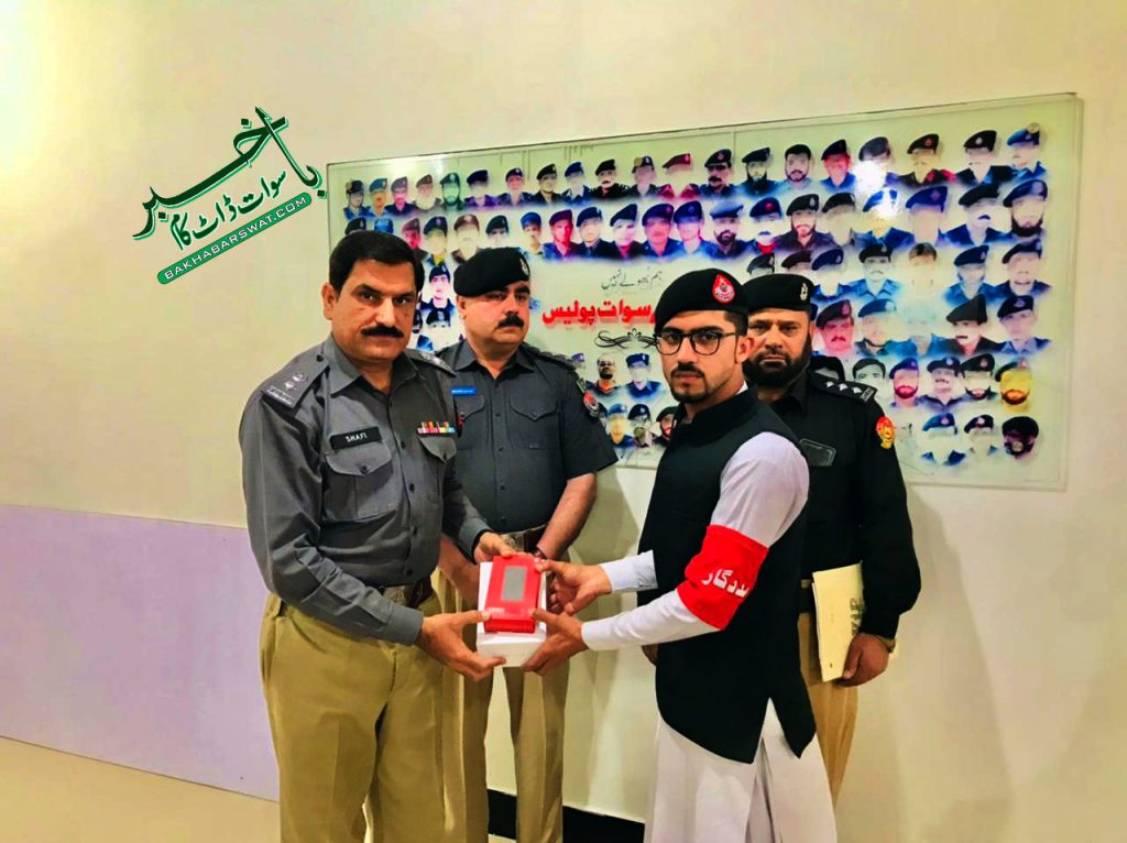 سوات،تھانوں میں عوام کے ساتھ خوش اسلوبی سے پیش آنے کے لیے کیمرے تقسیم