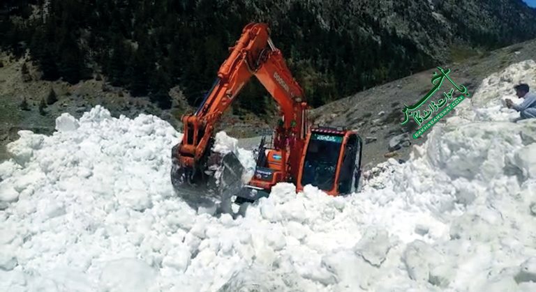 مٹلتان، برفانی تودہ گرنے سے مہو ڈنڈ روڈ ٹریفک کے لئے بند