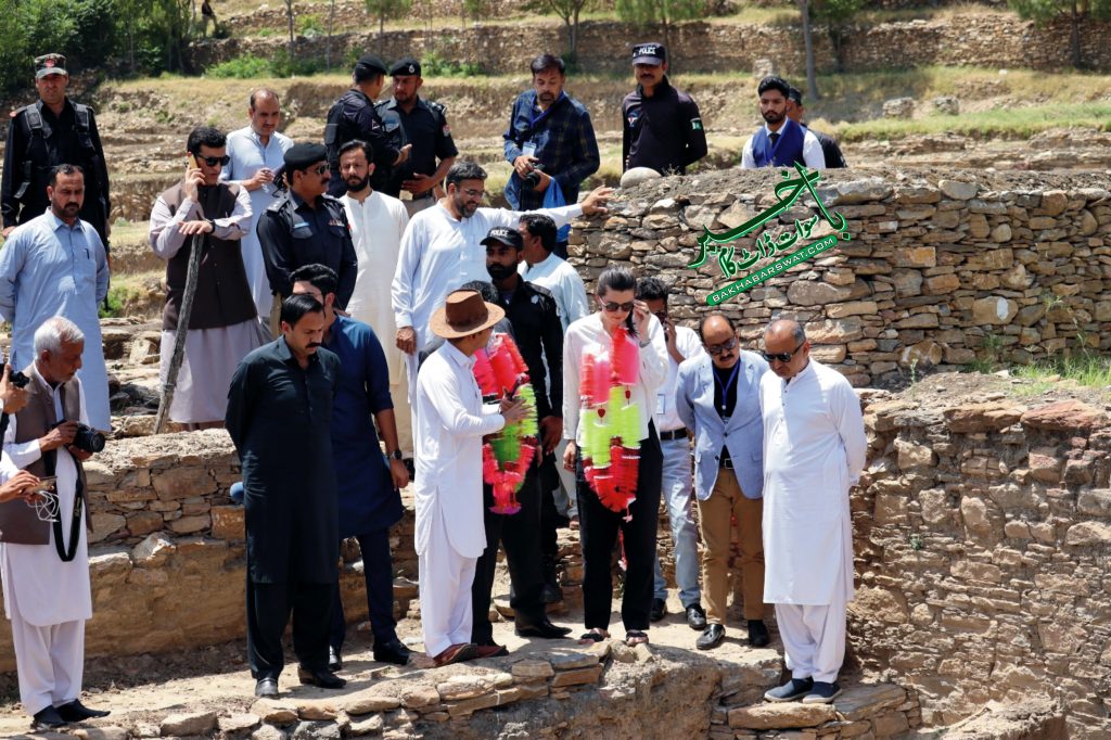 سفارتکاروں سمیت مختلف ممالک کے بدھ مت پیروکاروں کا سوات کا دورہ