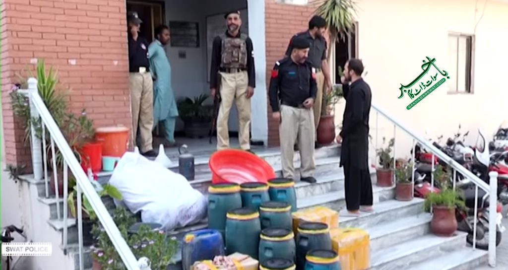 مینگورہ پولیس کا جعلی شراب بنانے والی فیکٹری پر چھاپہ،ملزمان گرفتار