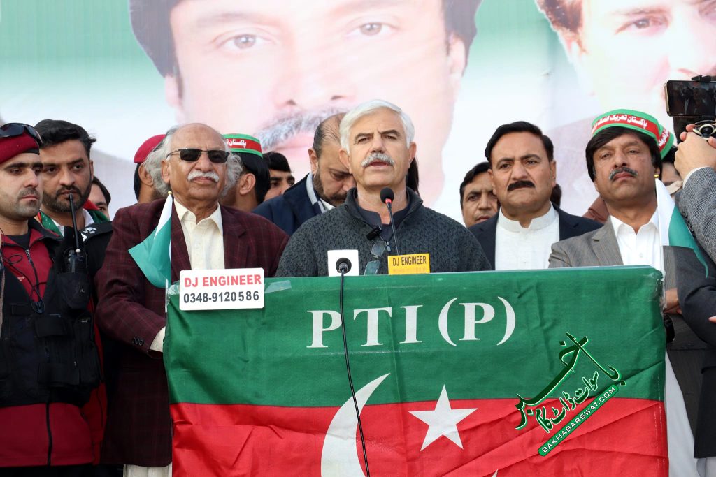 تمام سیاسی جماعتوں کو مناظرے کا چیلنج دیتا ہوں، سابق وزیر اعلیٰ محمود خان